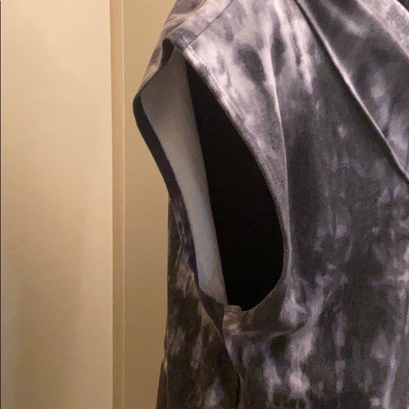 Bryan Walker Top - Picture 3 of 5